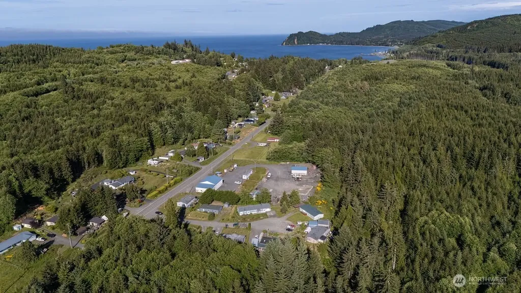 21 Simmons Street Sekiu WA 98381