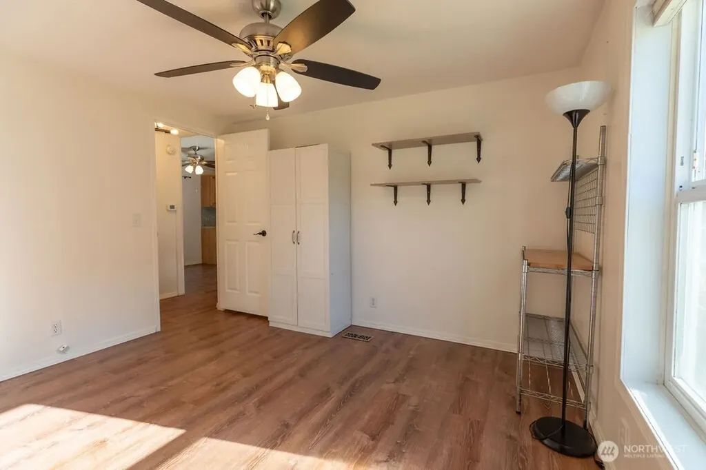 21 Simmons Street Sekiu WA 98381