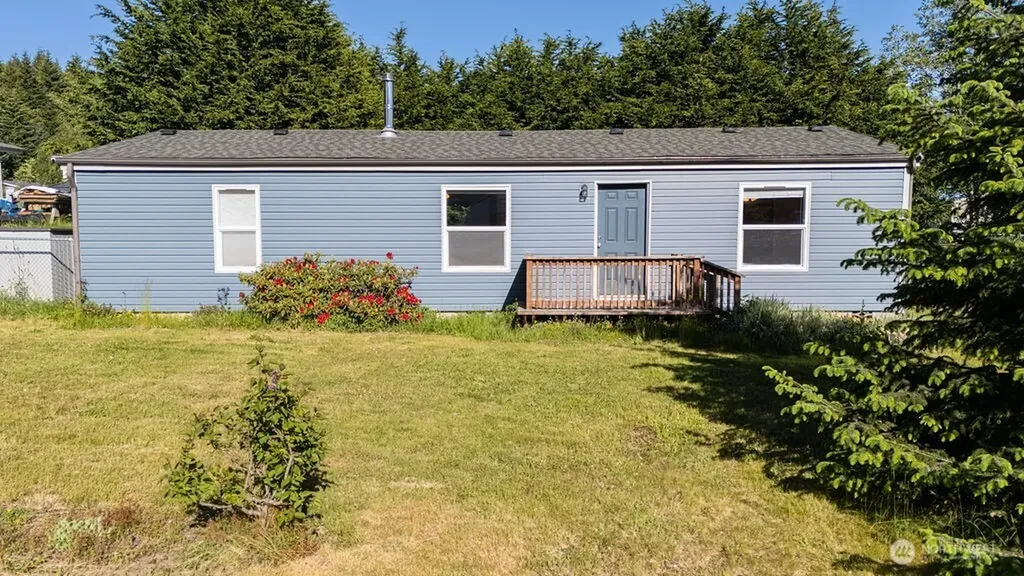 21 Simmons Street Sekiu WA 98381