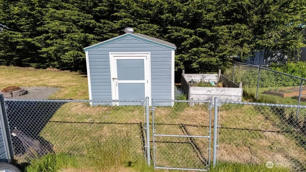 21 Simmons Street Sekiu WA 98381