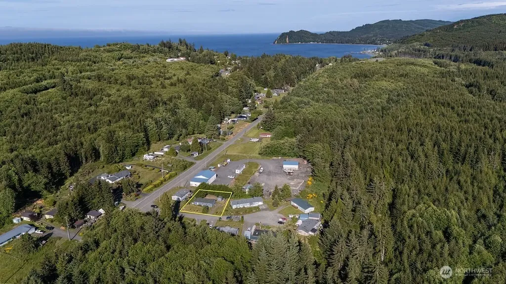 21 Simmons Street Sekiu WA 98381