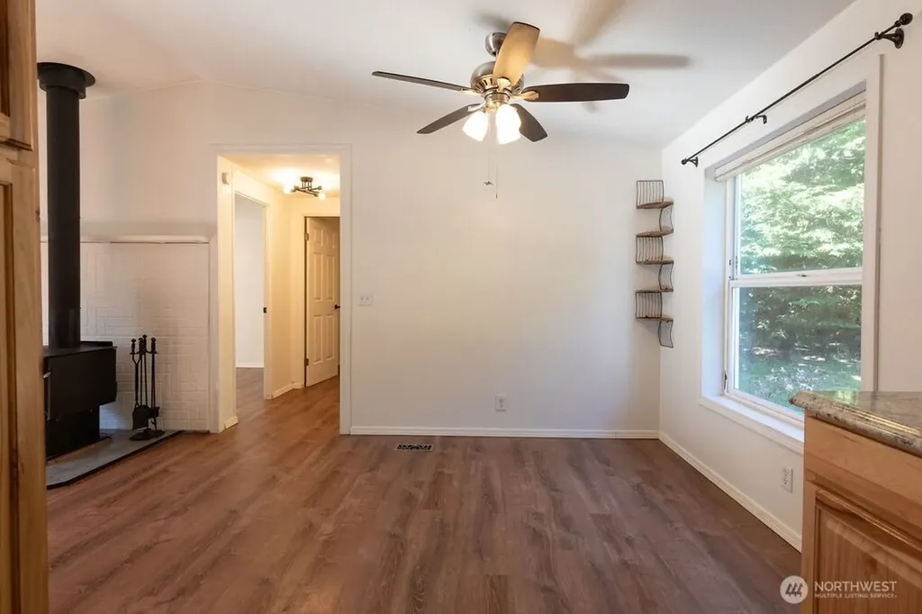21 Simmons Street Sekiu WA 98381