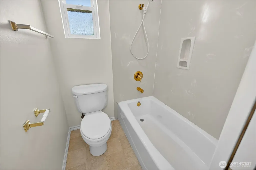 3712 W 8th Street Anacortes WA 98221