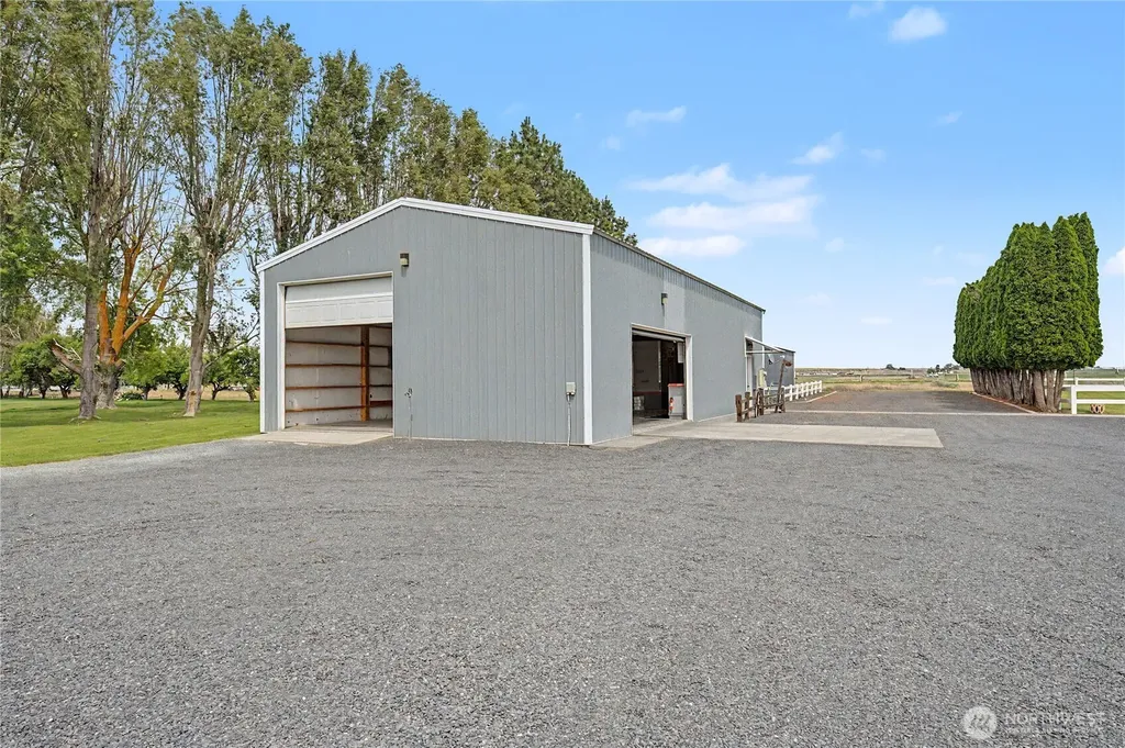 5749 SE J.2 Moses Lake WA 98837