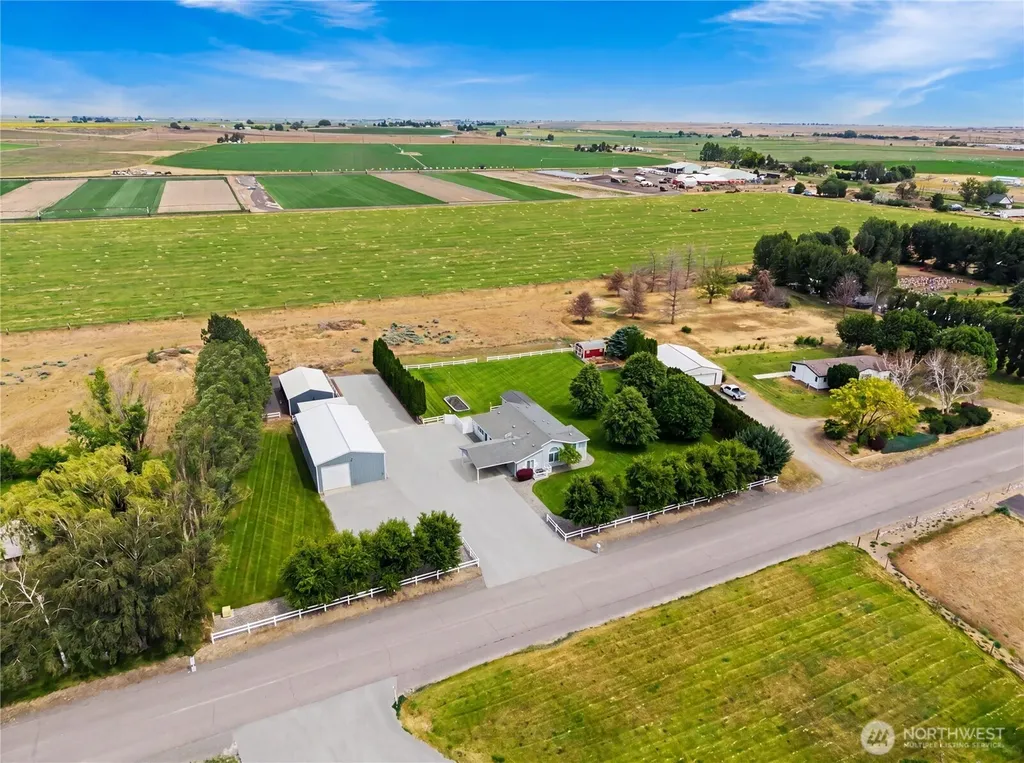 5749 SE J.2 Moses Lake WA 98837