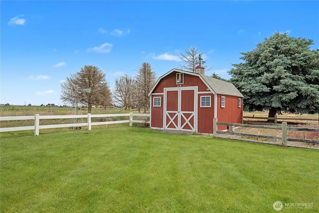 5749 SE J.2 Moses Lake WA 98837