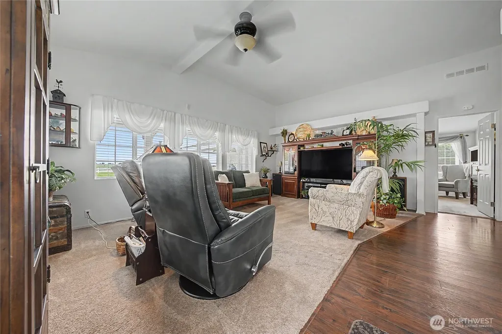 5749 SE J.2 Moses Lake WA 98837