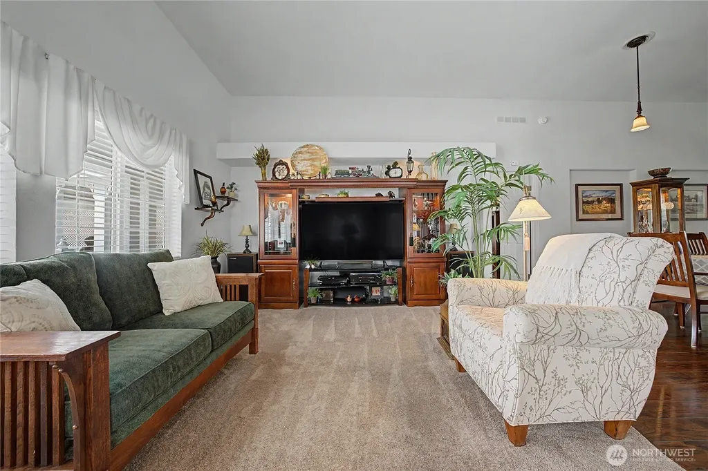 5749 SE J.2 Moses Lake WA 98837
