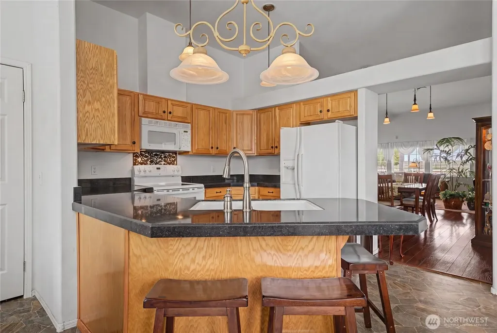5749 SE J.2 Moses Lake WA 98837