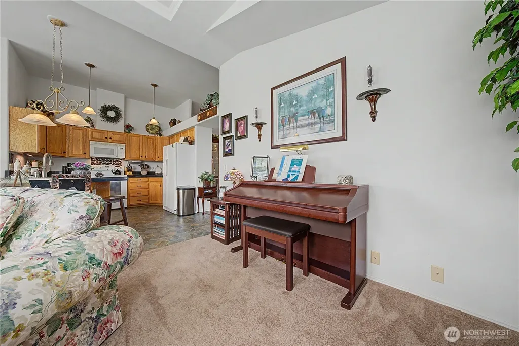 5749 SE J.2 Moses Lake WA 98837