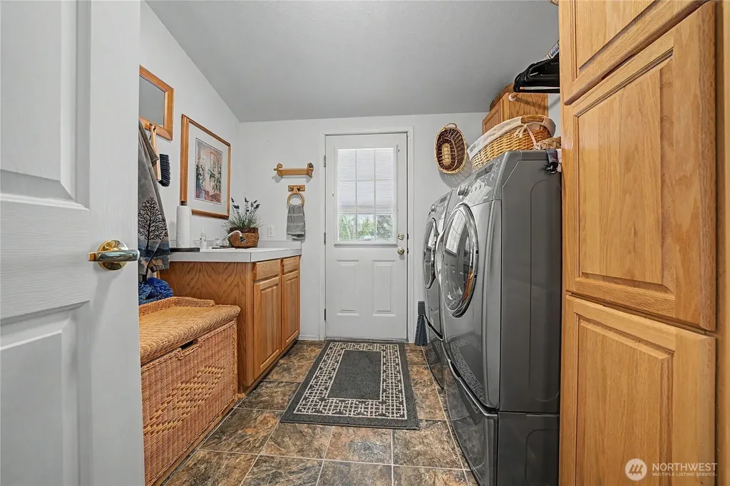 5749 SE J.2 Moses Lake WA 98837