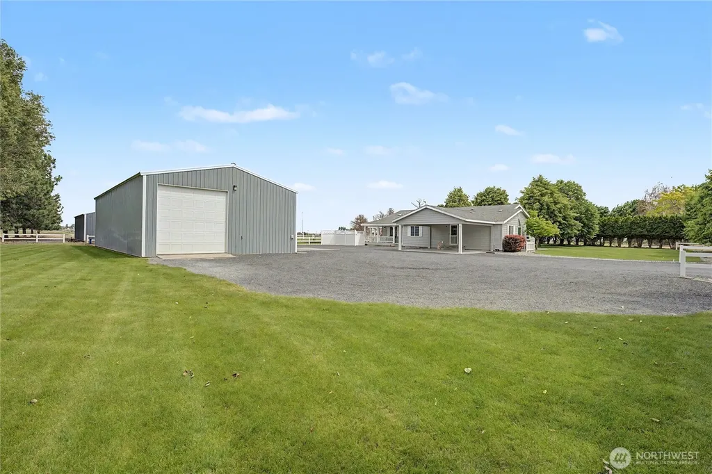 5749 SE J.2 Moses Lake WA 98837