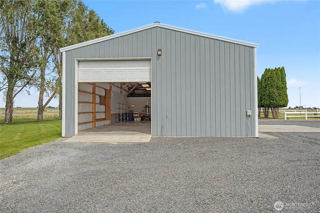 5749 SE J.2 Moses Lake WA 98837
