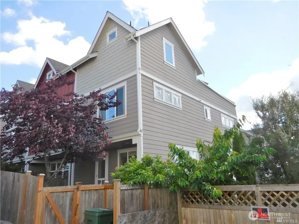 3615 Albion Place N Seattle WA 98103