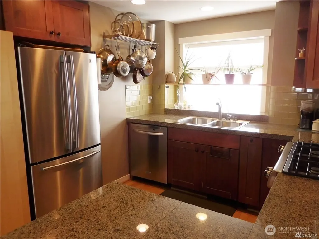 3615 Albion Place N Seattle WA 98103