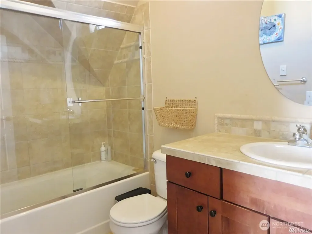 3615 Albion Place N Seattle WA 98103