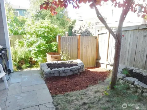3615 Albion Place N Seattle WA 98103
