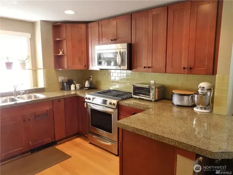 3615 Albion Place N Seattle WA 98103