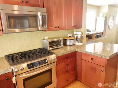 3615 Albion Place N Seattle WA 98103