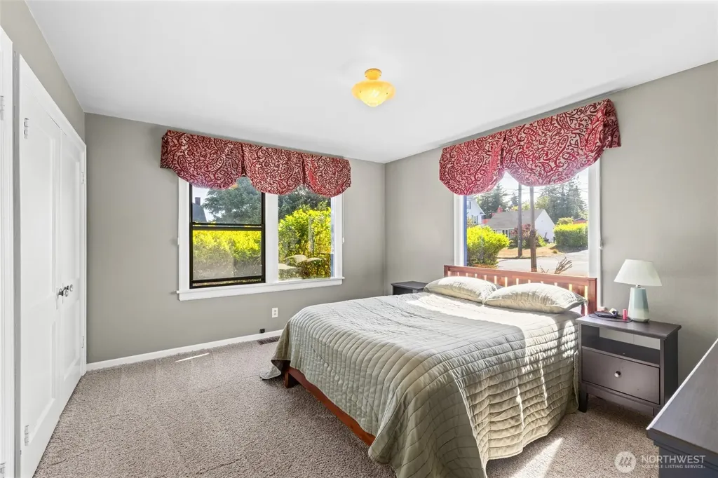 218 S Jones Street Port Angeles WA 98362