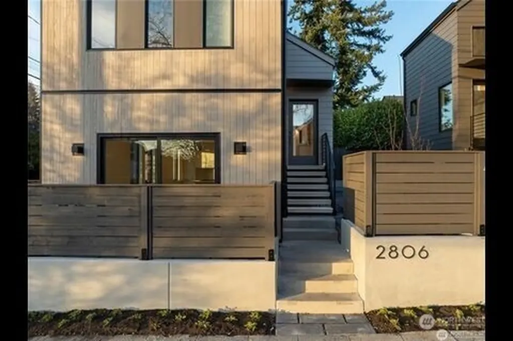 2806 W Dravus Seattle WA 98199