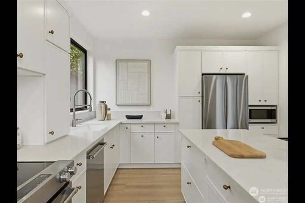 2806 W Dravus Seattle WA 98199