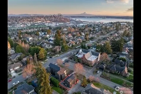 2806 W Dravus Seattle WA 98199
