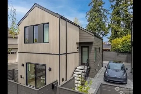 2806 W Dravus Seattle WA 98199
