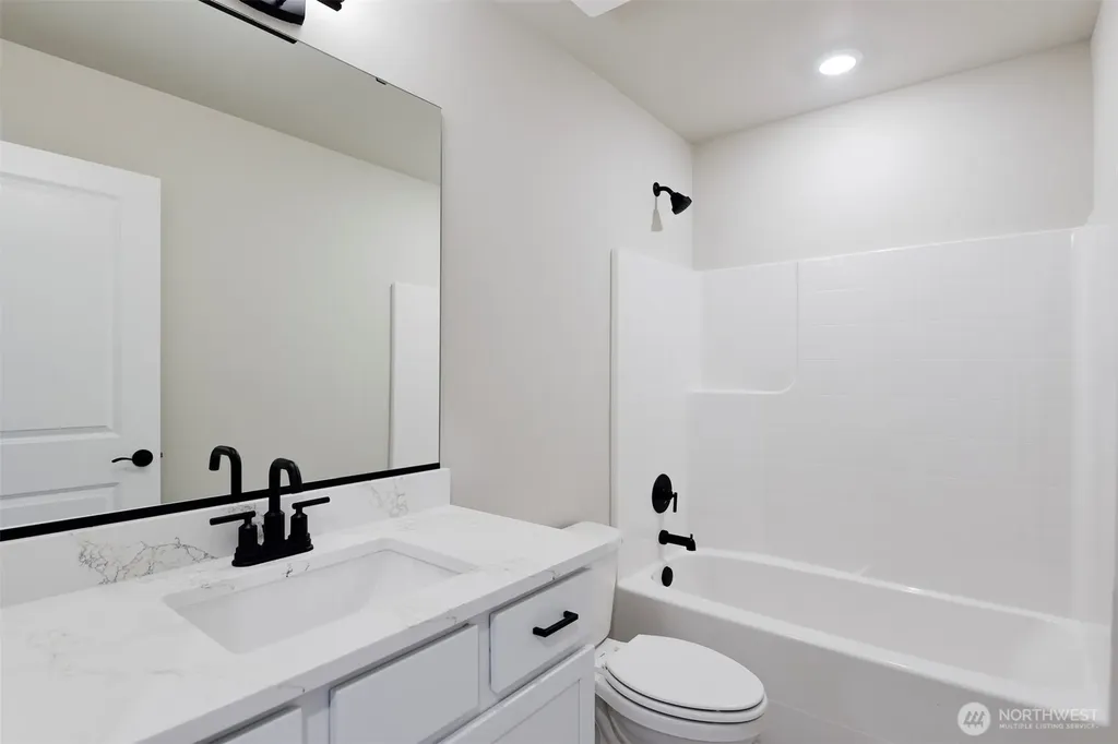 6451 NW Bruggman Loop Silverdale WA 98312