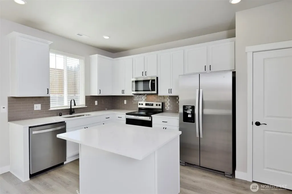 6451 NW Bruggman Loop Silverdale WA 98312