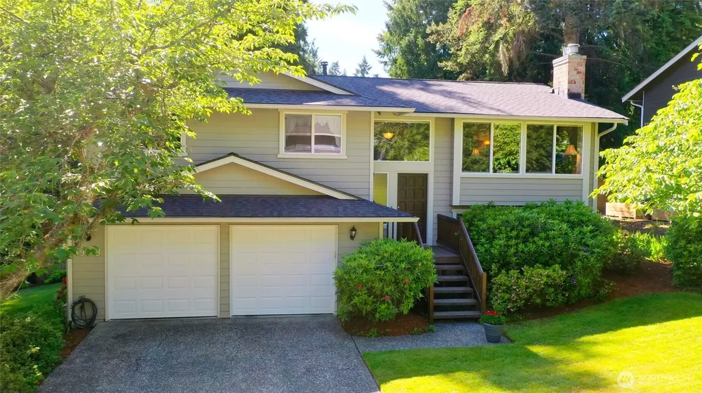 19719 41st Avenue NE Lake Forest Park WA 98155