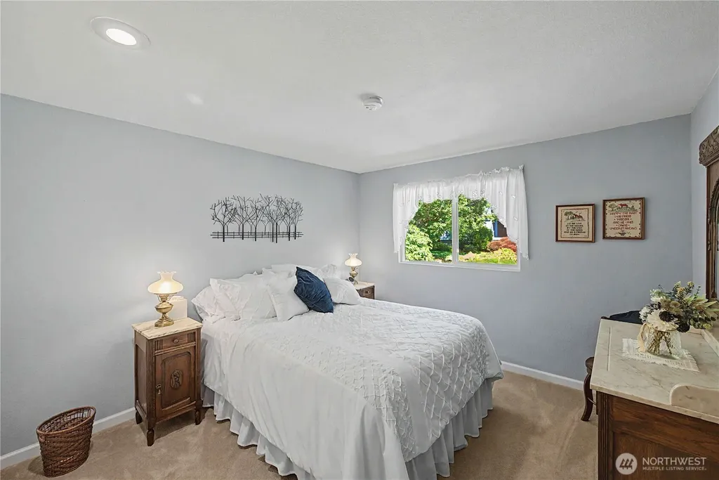 19719 41st Avenue NE Lake Forest Park WA 98155