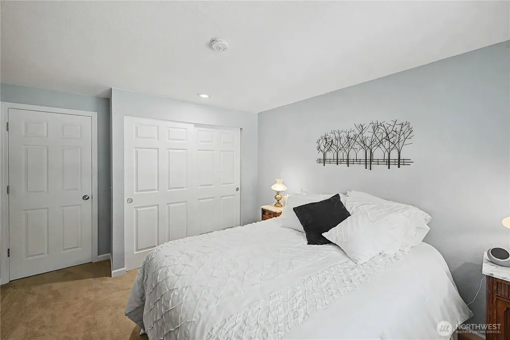 19719 41st Avenue NE Lake Forest Park WA 98155