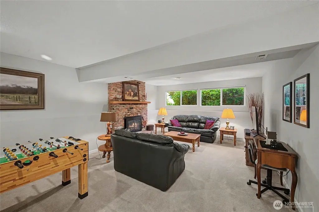 19719 41st Avenue NE Lake Forest Park WA 98155
