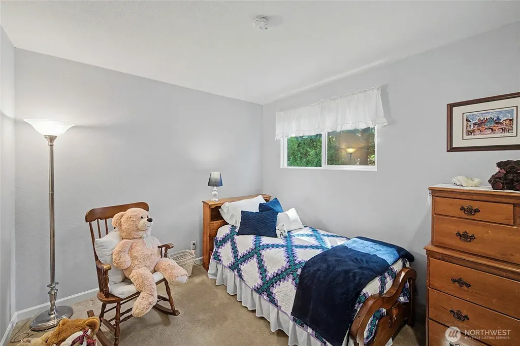 19719 41st Avenue NE Lake Forest Park WA 98155