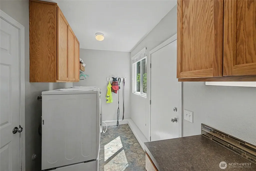 19719 41st Avenue NE Lake Forest Park WA 98155
