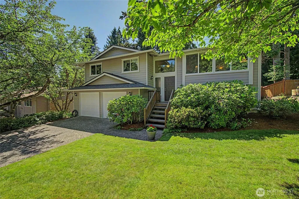 19719 41st Avenue NE Lake Forest Park WA 98155