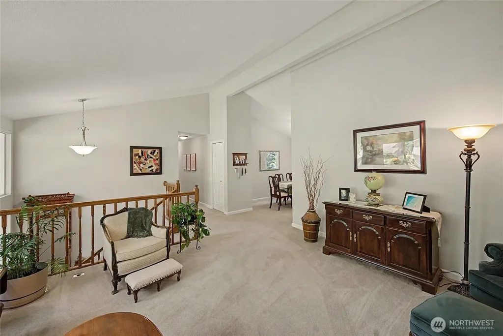 19719 41st Avenue NE Lake Forest Park WA 98155
