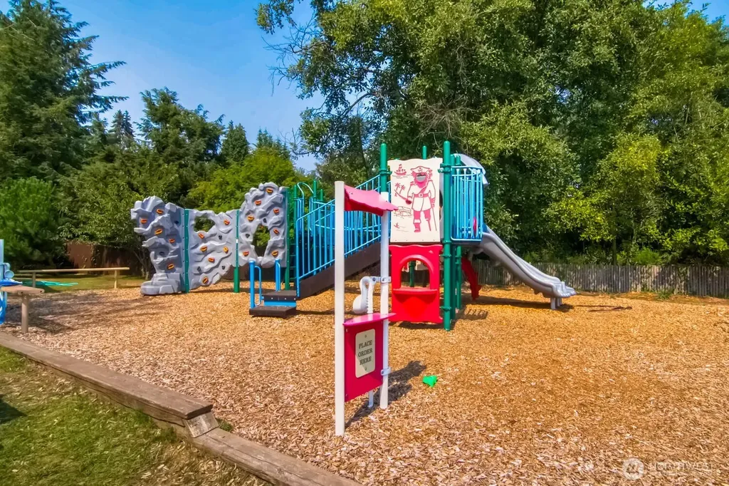 19719 41st Avenue NE Lake Forest Park WA 98155