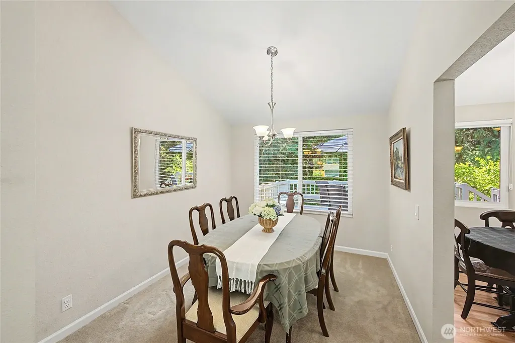 19719 41st Avenue NE Lake Forest Park WA 98155