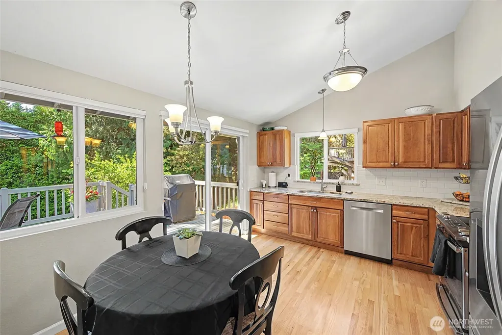 19719 41st Avenue NE Lake Forest Park WA 98155