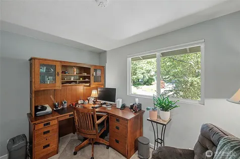 19719 41st Avenue NE Lake Forest Park WA 98155