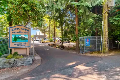 19719 41st Avenue NE Lake Forest Park WA 98155