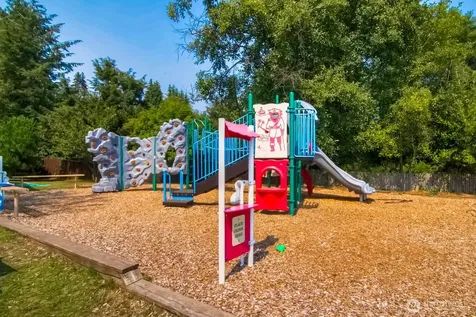 19719 41st Avenue NE Lake Forest Park WA 98155