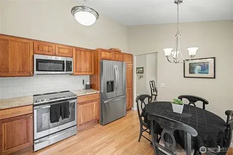 19719 41st Avenue NE Lake Forest Park WA 98155
