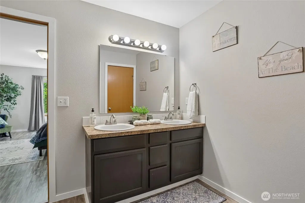 18413 SE 242nd Court Covington WA 98042
