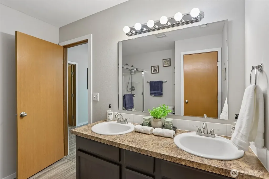 18413 SE 242nd Court Covington WA 98042