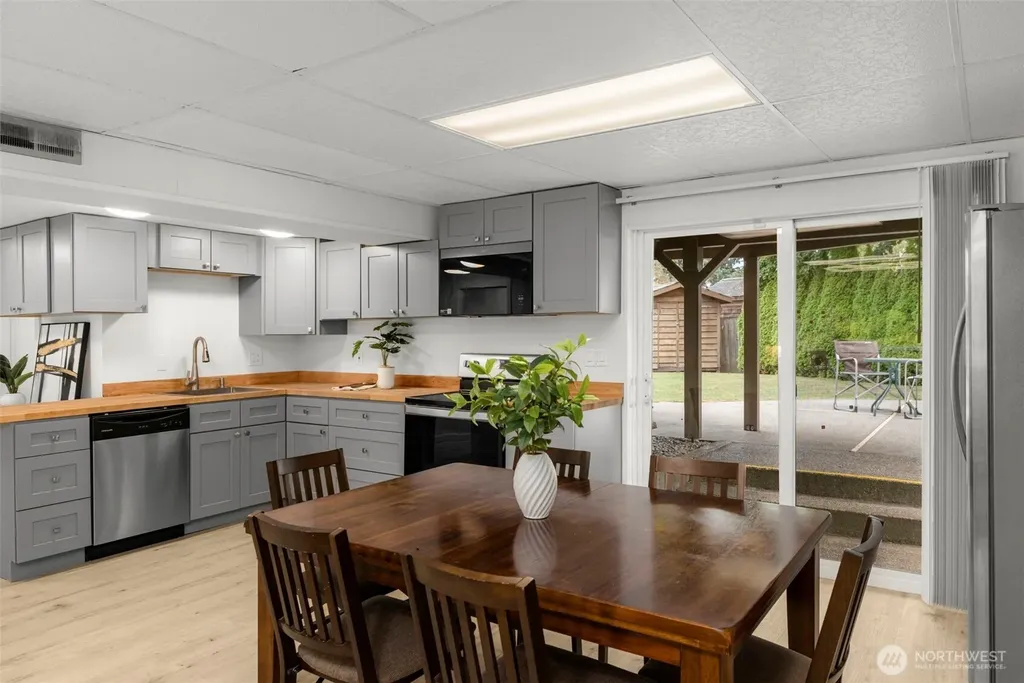 2520 166th Avenue NE Bellevue WA 98008