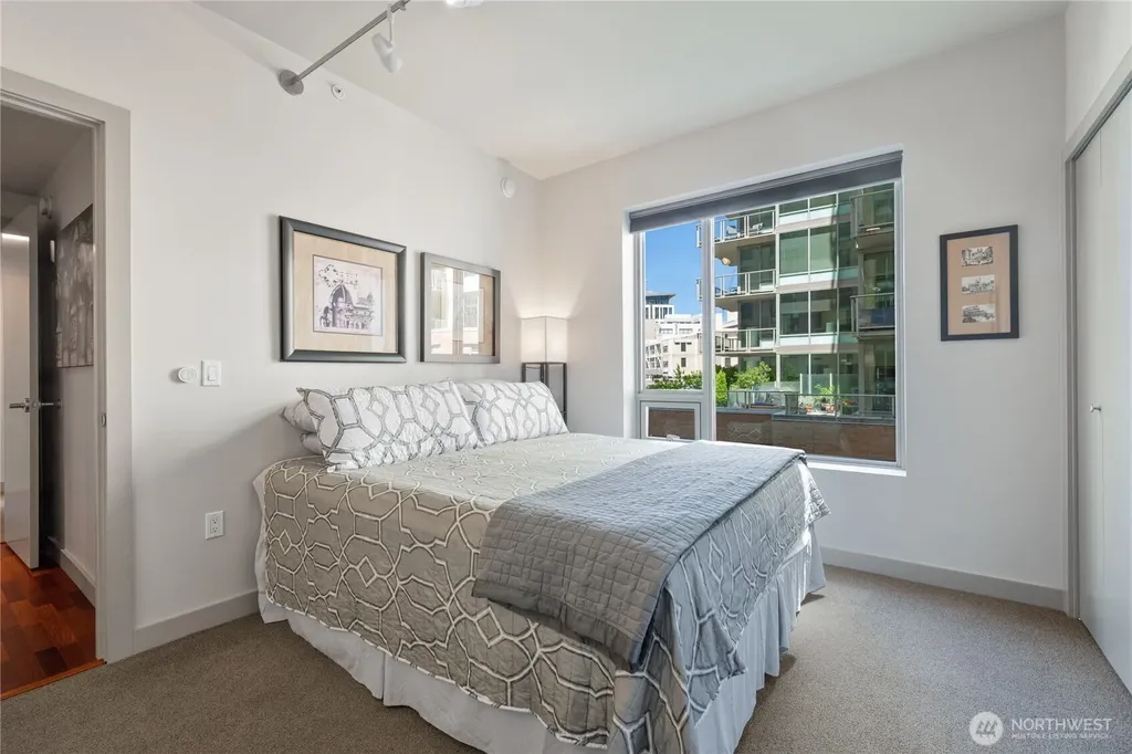 900 Lenora Street Seattle WA 98121