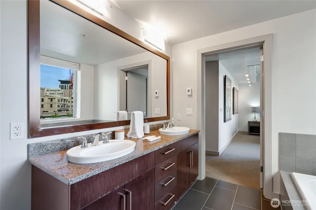 900 Lenora Street Seattle WA 98121